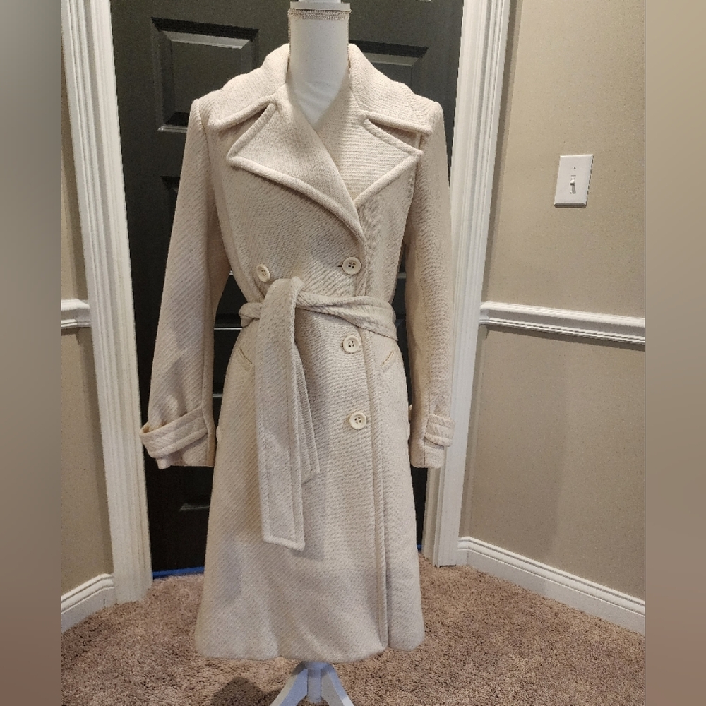 Elegant Cream Double-Breasted Coat